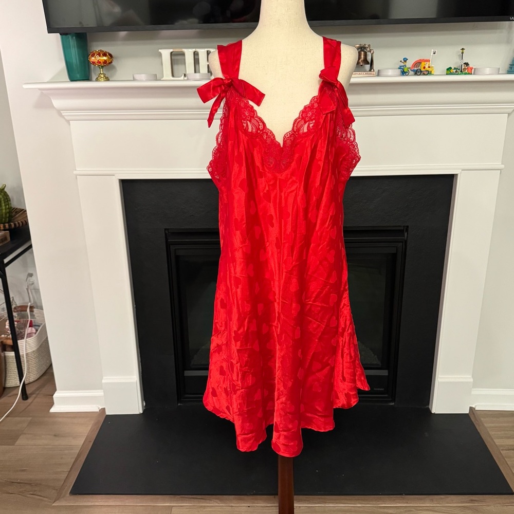 Vintage Solange Red Heart Satin & Lace Babydoll Nightgown – Size 22/24